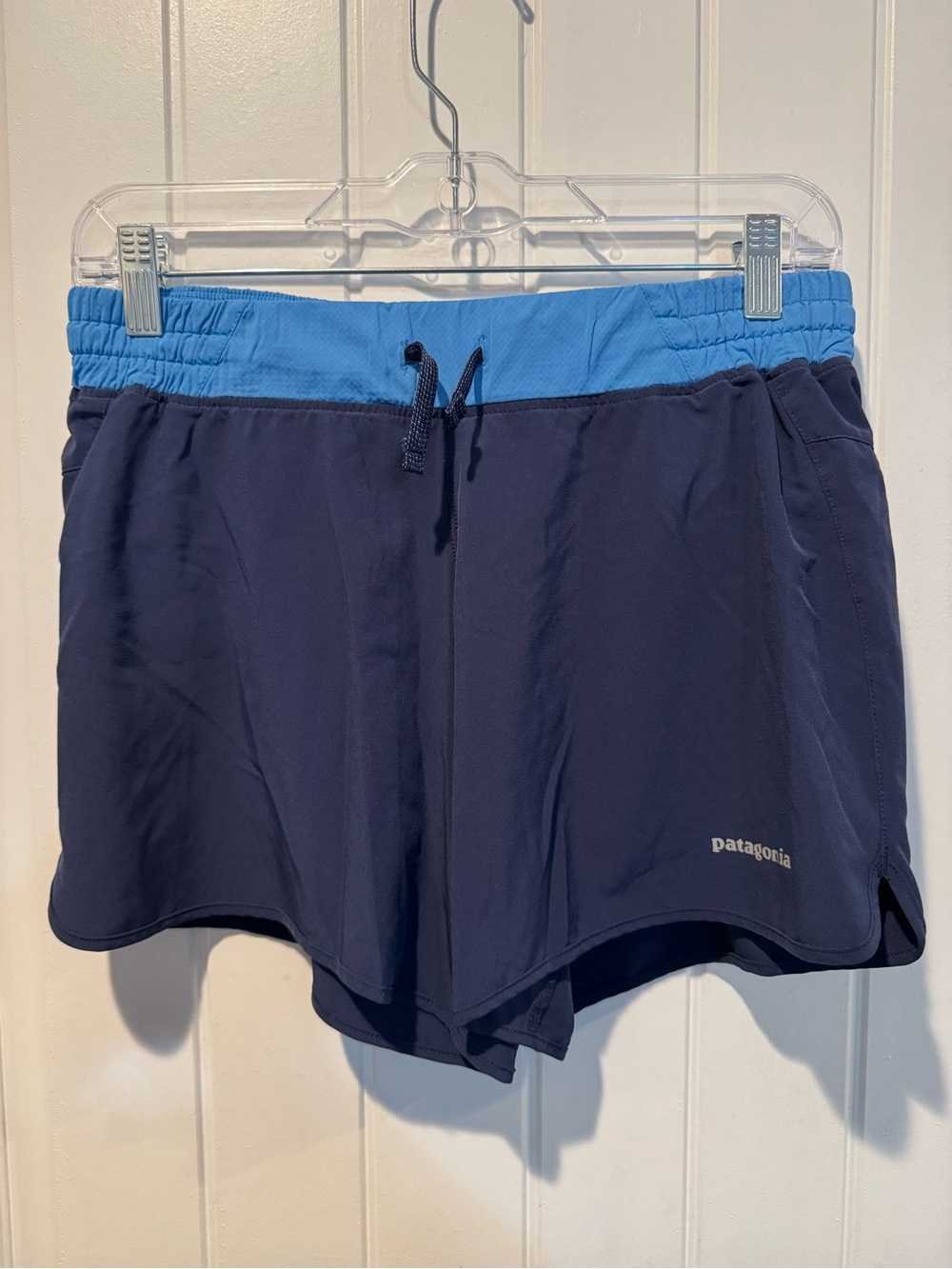 Patagonia Nine Trails Two-Tone Navy & Sky Blue Lined Athletic Shorts Small